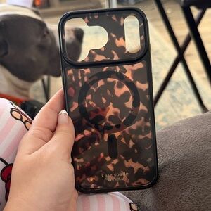 Kate Spade Black and Tan Patterned iPhone 17 pro max  Phone Case